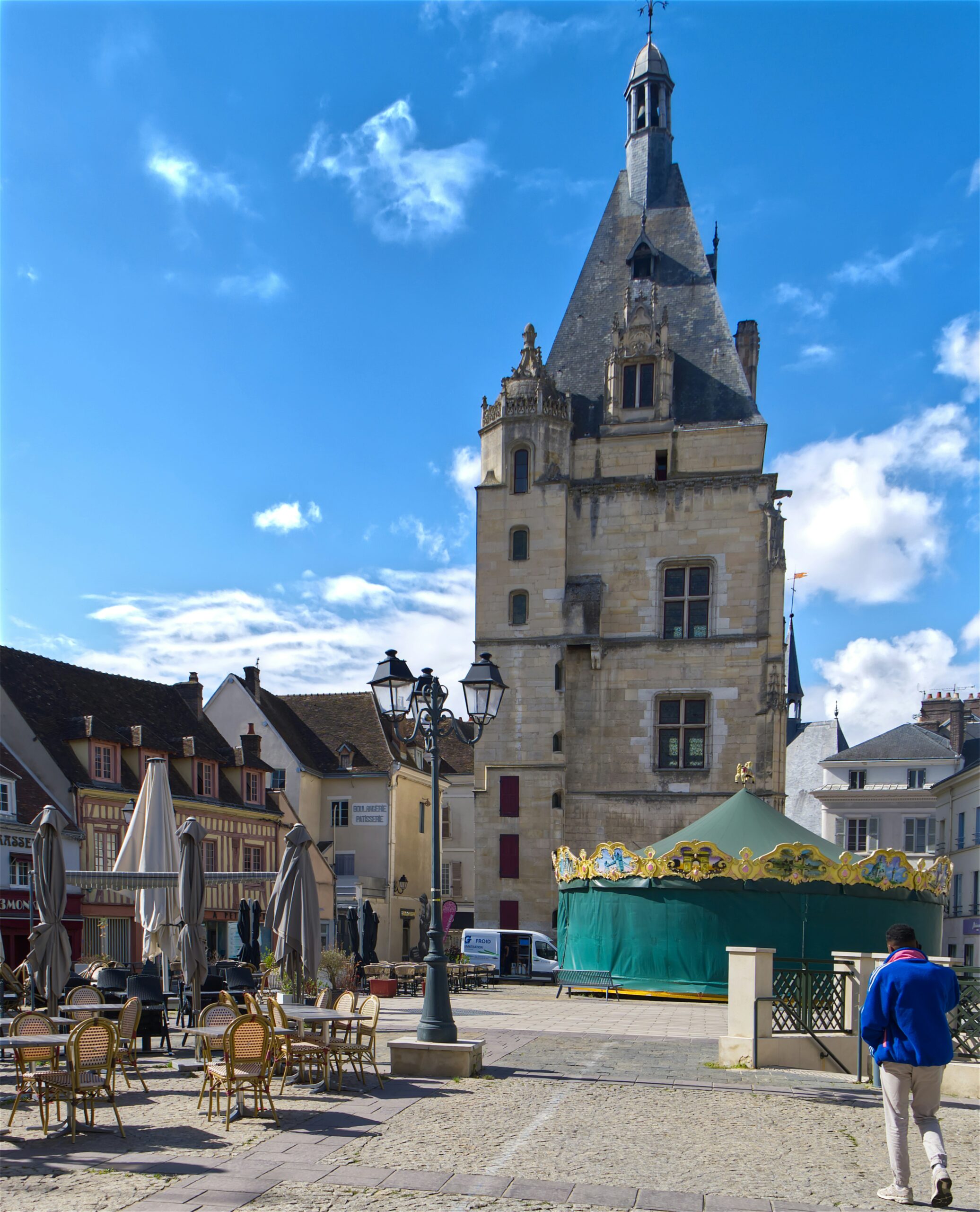 Centre-ville de Dreux avec le beffroi - marché immobilier 2026